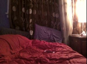 Включила скайп и трахает себя секс игрушкой